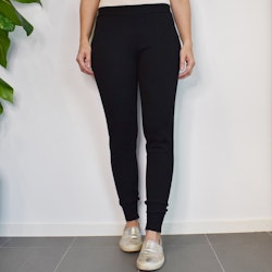 Finstickade leggings Timea SVART - Mix By Heart