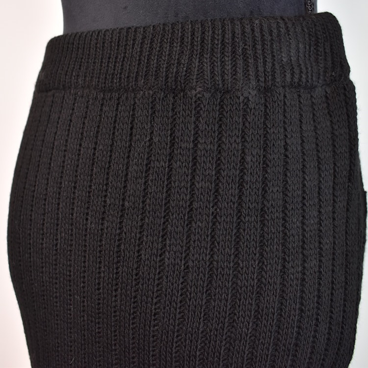 Set Stickad Tröja & Kjol SVART