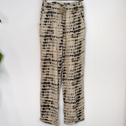 Byxa Cilla TIE DIE SVART - Nowomanslabel