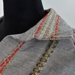 Topp Kia Med Broderier GRÅ - Nowomanslabel