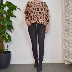 Stickad Tröja Recycled LEOPARD