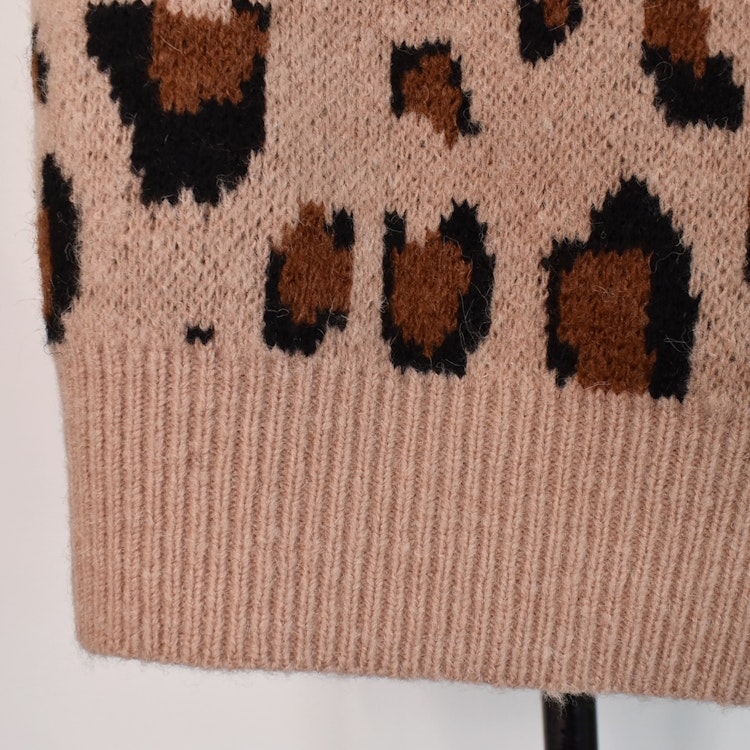 Stickad Tröja Recycled LEOPARD