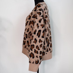 Stickad Tröja Recycled LEOPARD