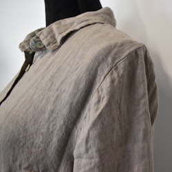 Lång skjortklänning i linne TAUPE