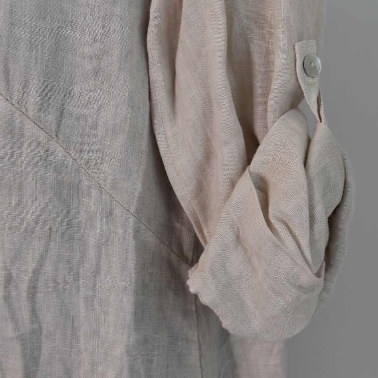 Lång skjortklänning i linne BEIGE