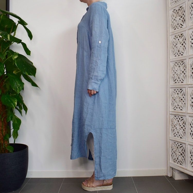 Lång skjortklänning i linne JEANSBLÅ
