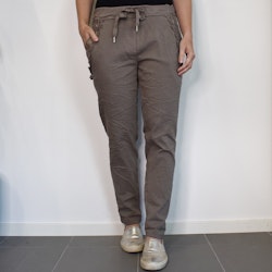 Stretchig Byxa med Spets TAUPE
