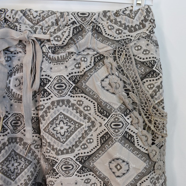 Mönstrad Byxa Med Spets BEIGE