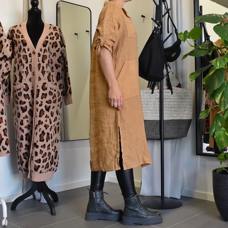 Lång Linneskjorta med fickor CAMEL