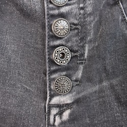 Jeans med dekorativa knappar SLITEN GRÅ - Place du Jour