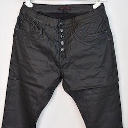 Jeans Vaxade med dekorativa knappar SVART - Place du Jour