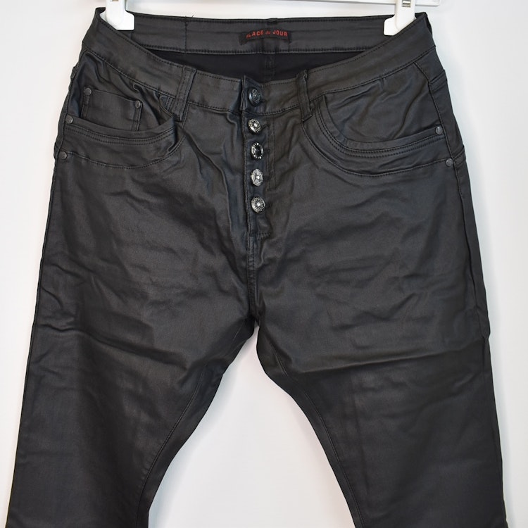 Jeans Vaxade med dekorativa knappar SVART - Place du Jour