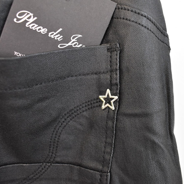 Jeans Vaxade med dekorativa knappar SVART - Place du Jour