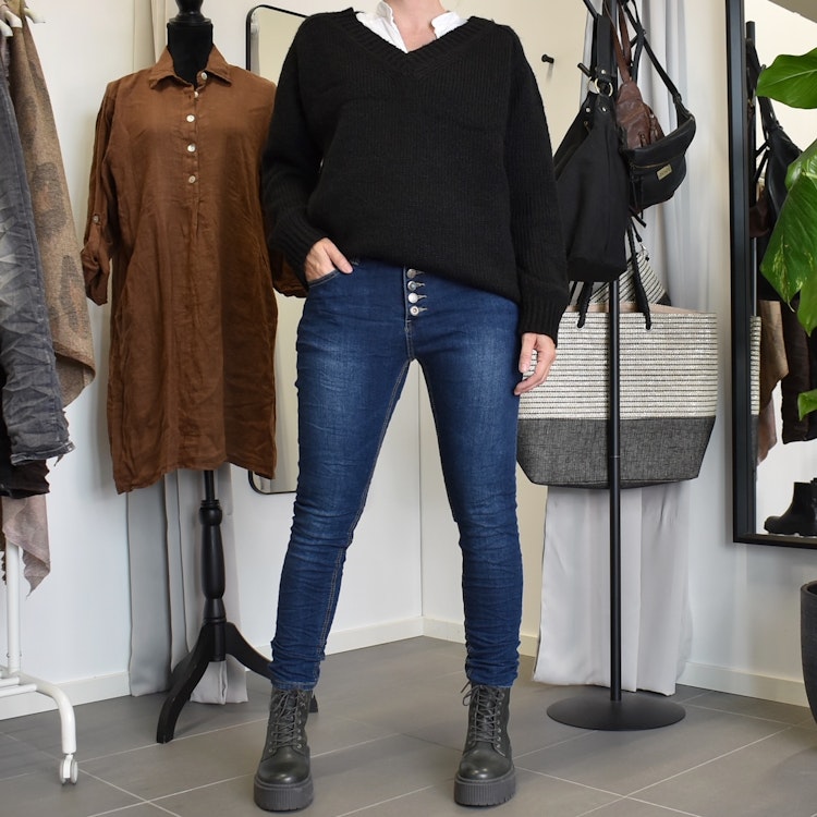 Jeans med dekorativa knappar MÖRK DENIM - Place du Jour