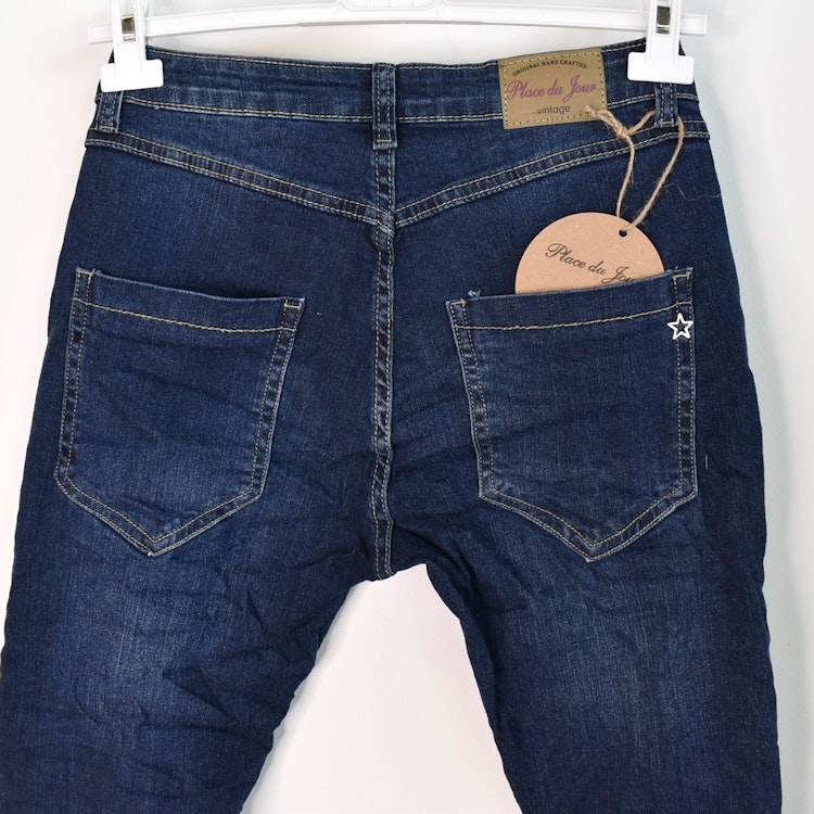Jeans med dekorativa knappar MÖRK DENIM - Place du Jour