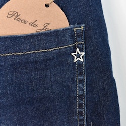 Jeans med dekorativa knappar MÖRK DENIM - Place du Jour