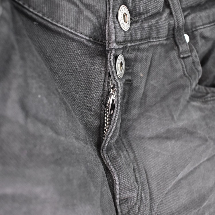 Jeans Jogger med knappar och gylf SLITEN SVART - Newplay