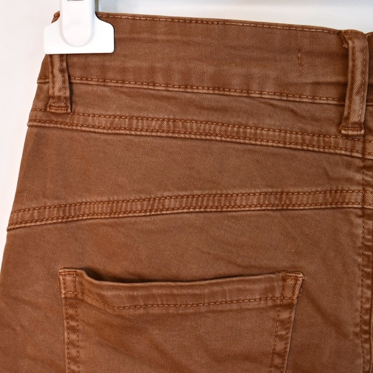 Jeans med knappar ROSTBRUN - Newplay