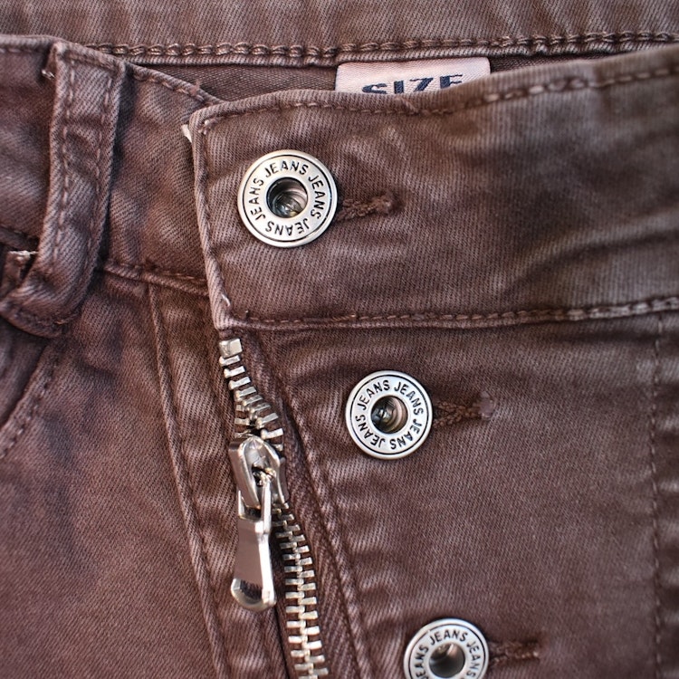 Jeans med knappar och gylf CHOCO - Newplay