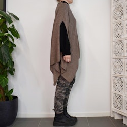 Finstickad Poncho TAUPE