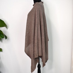 Finstickad Poncho TAUPE