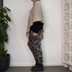 Finstickad Poncho BEIGE