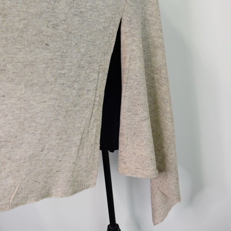 Finstickad Poncho BEIGE