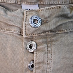 Jeans med knappar TAUPE - Newplay