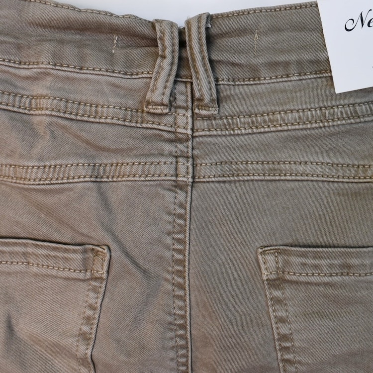 Jeans med knappar TAUPE - Newplay