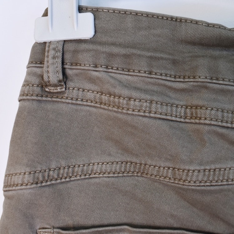 Jeans med knappar TAUPE - Newplay