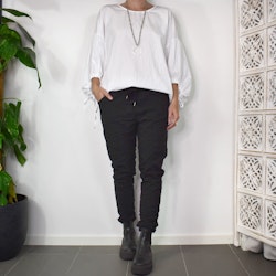 Stretchig Byxa Signe SVART - Mix By Heart