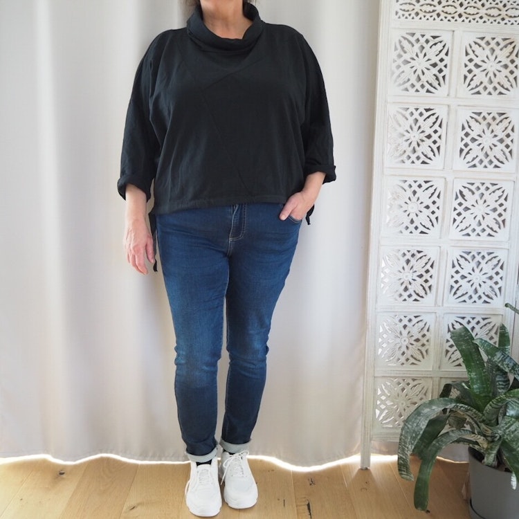 Sweatshirt Katrin SVART - Mix By Heart