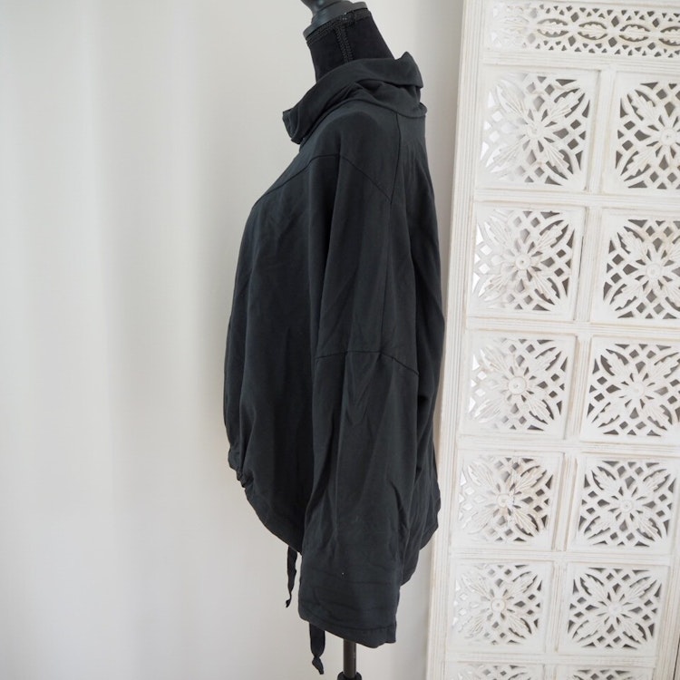 Sweatshirt Katrin SVART - Mix By Heart