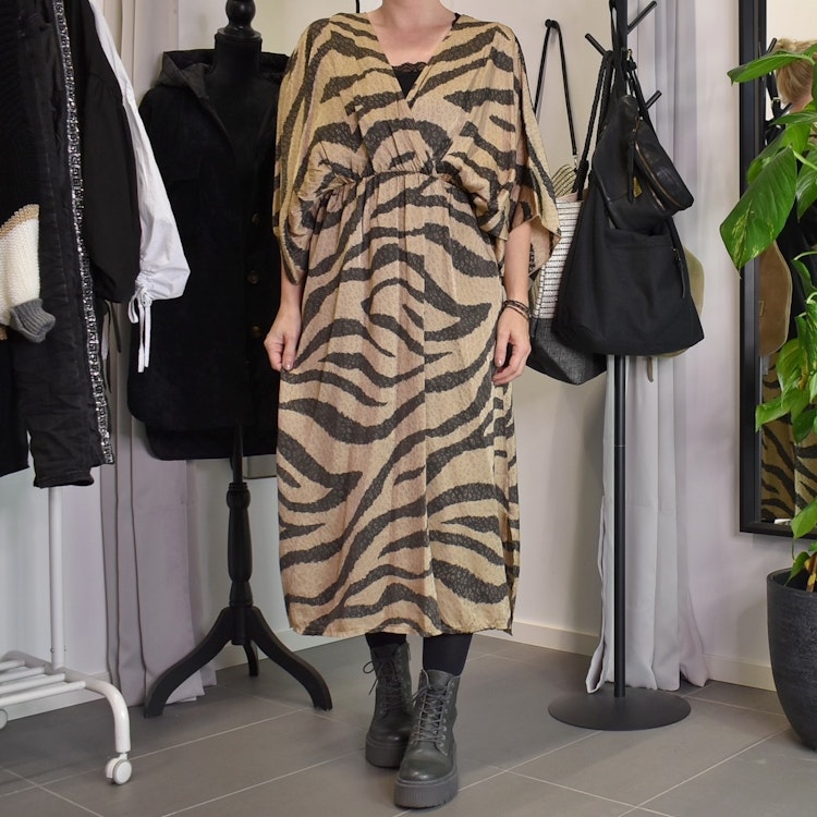 Klänning Lovisa ZEBRA - Nowomanslabel