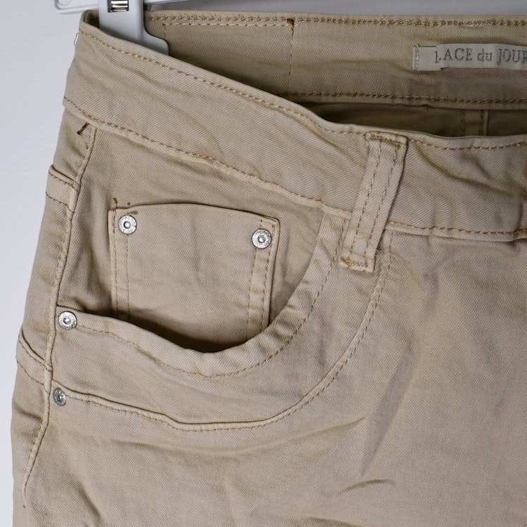 Jeans med knappar LJUS CAMEL - Place du Jour