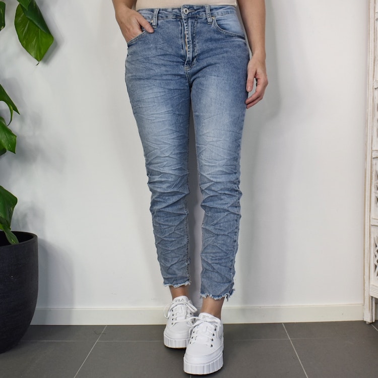 Korta Jeans med Fransar LJUS DENIM - Place du Jour - En Slags Verklighet