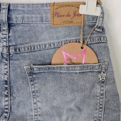 Korta Jeans med Fransar LJUS BLÅ - Place du Jour