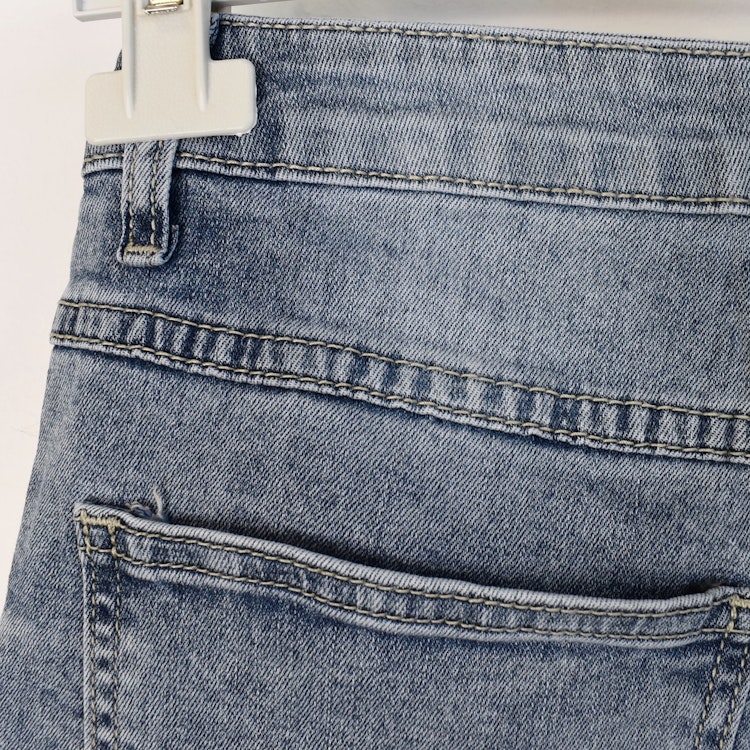 Korta Jeans med Fransar LJUS BLÅ - Place du Jour