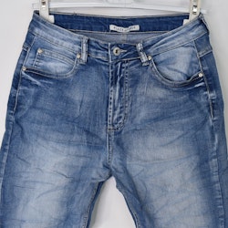 Korta Jeans med Fransar BLÅ - Place du Jour