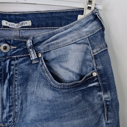Korta Jeans med Fransar BLÅ - Place du Jour