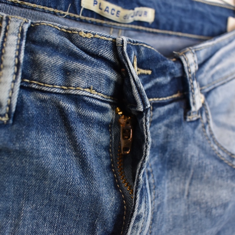 Korta Jeans med Fransar BLÅ - Place du Jour