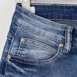 Korta Jeans med Fransar BLÅ - Place du Jour