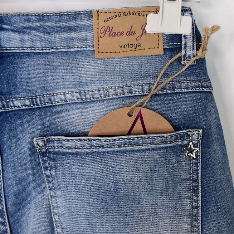 Korta Jeans med Fransar DENIM - Place du Jour - En Slags Verklighet
