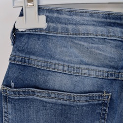 Korta Jeans med Fransar BLÅ - Place du Jour