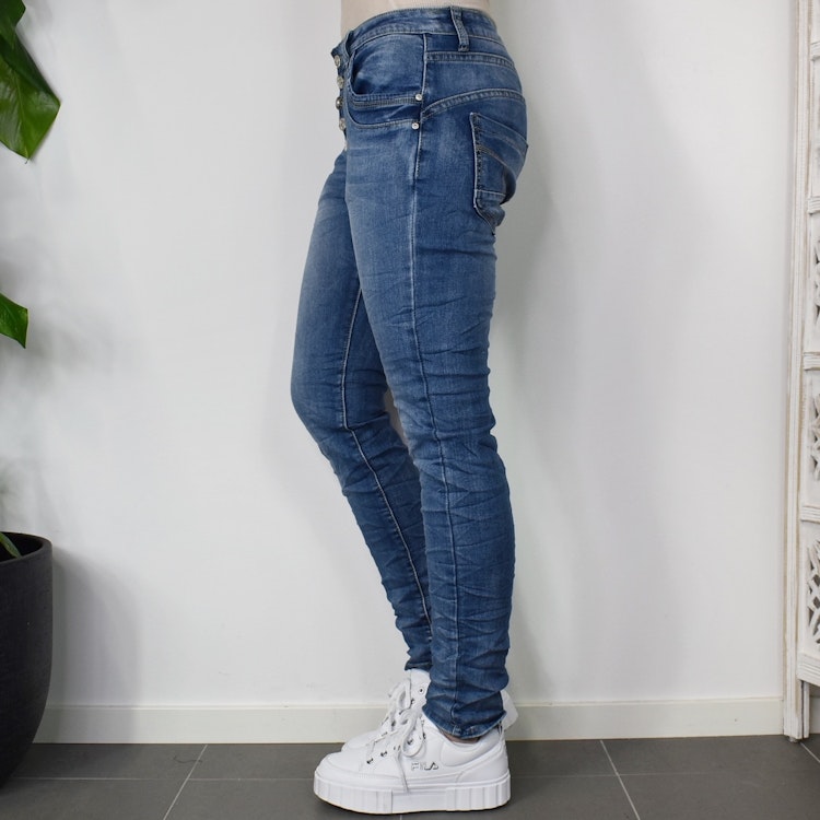 Jeans med dekorativa knappar BLÅ - Place du Jour