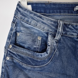 Jeans med dekorativa knappar BLÅ - Place du Jour