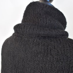 Stickad Polotröja med knappar SVART