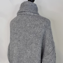 Stickad Polotröja med knappar GRÅ