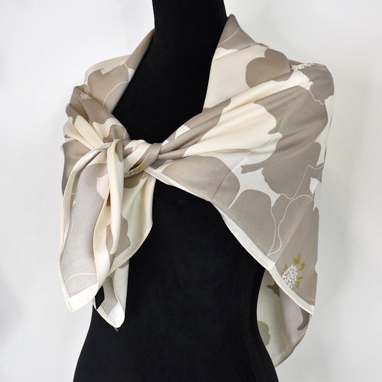 Scarf Kvadratisk Blommig TAUPE