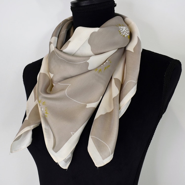 Scarf Kvadratisk Blommig TAUPE